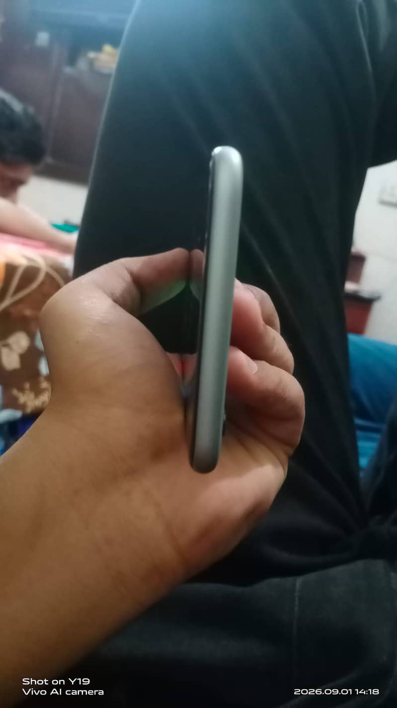 Apple iPhone 6S Plus 4