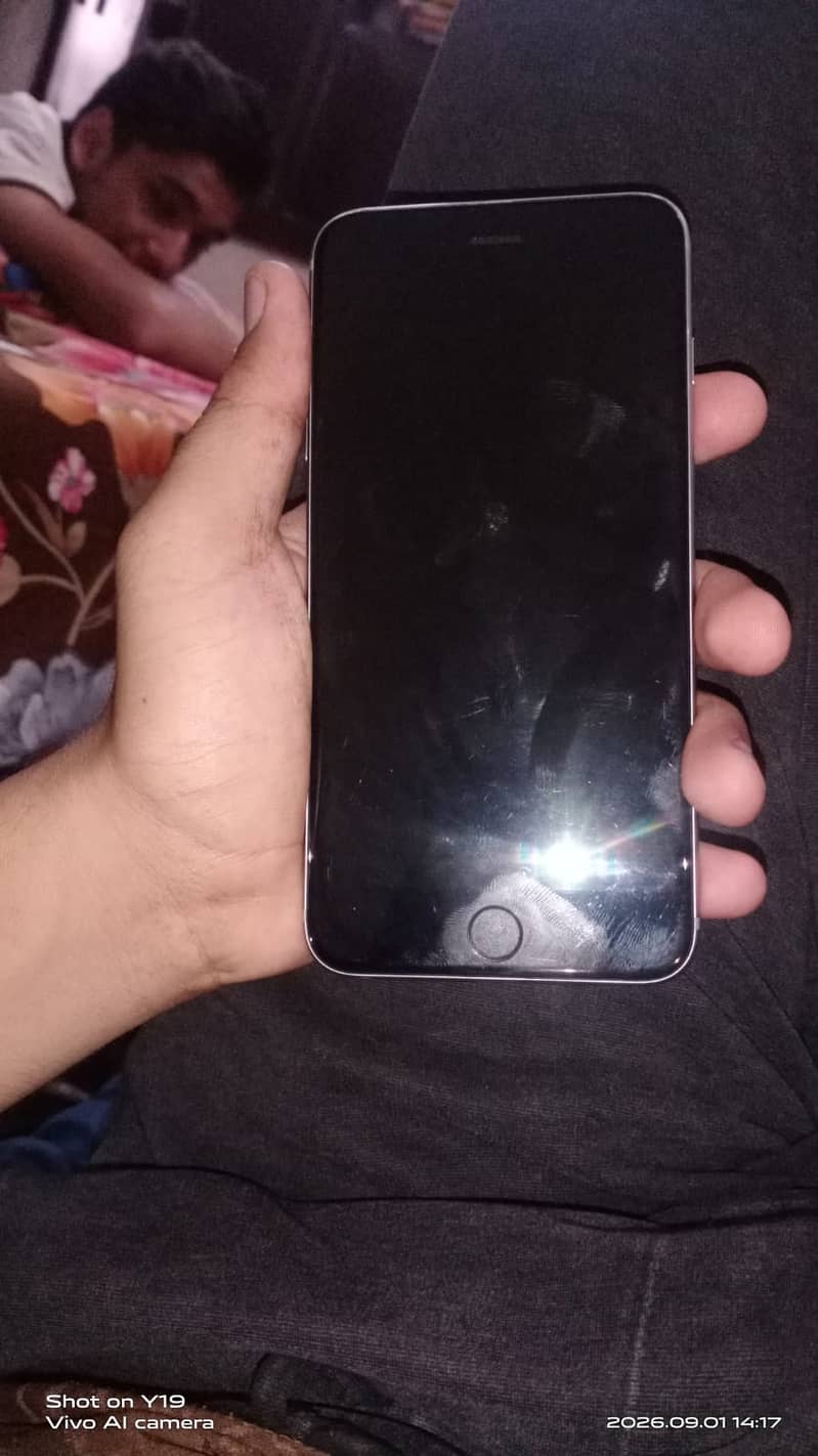 Apple iPhone 6S Plus 5