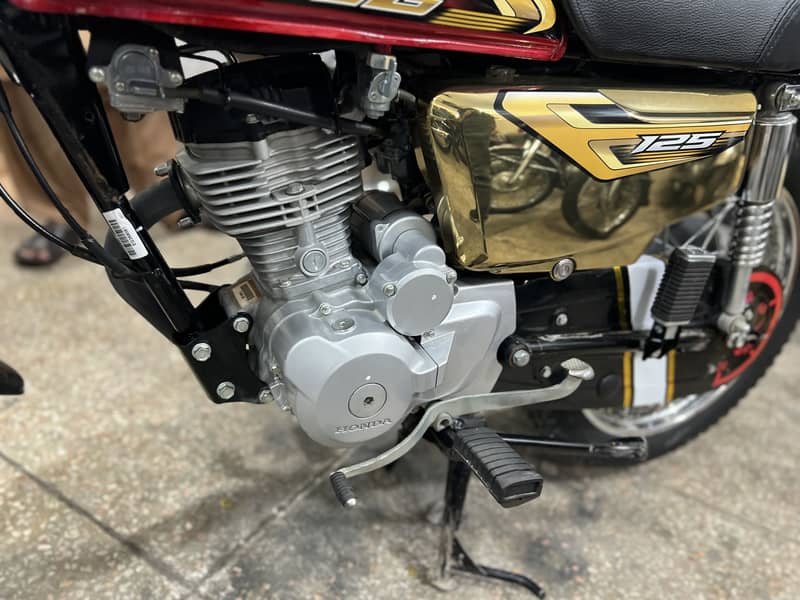 Honda CG125 Golden Addition 2026 model 3