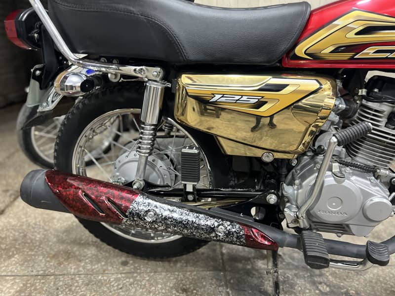 Honda CG125 Golden Addition 2026 model 6