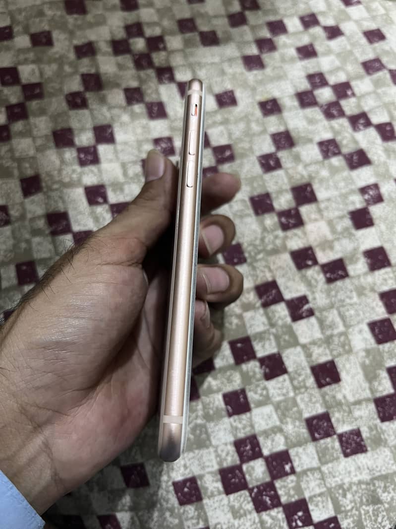 Apple iPhone 8 2