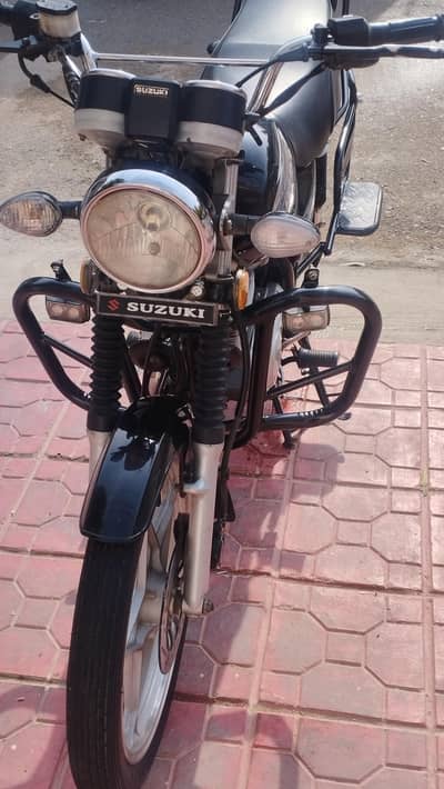 Suzuki GS 150