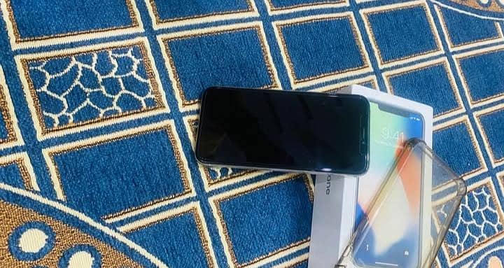 Apple iPhone X 3