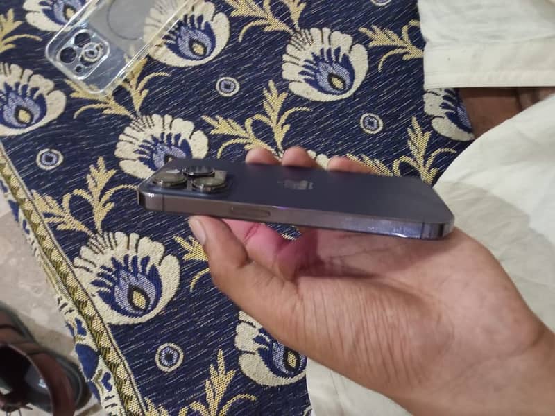 Apple iPhone 14 Pro 4