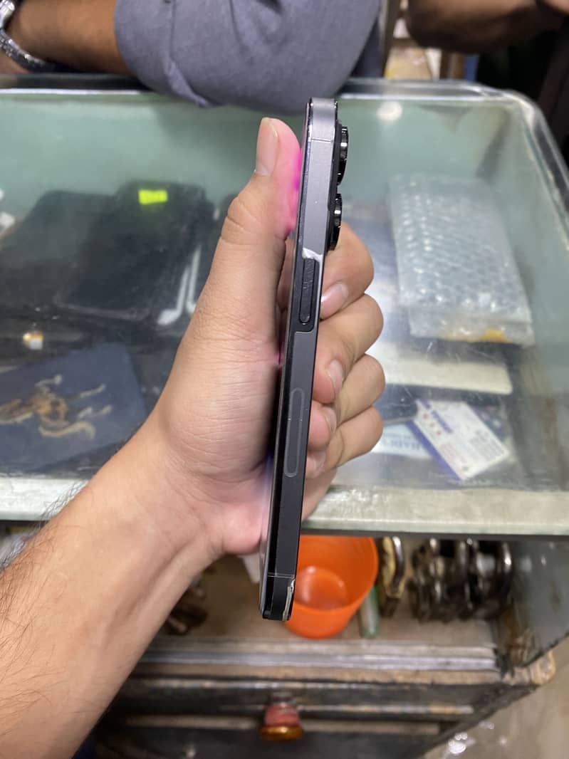Apple iPhone 14 Pro 4