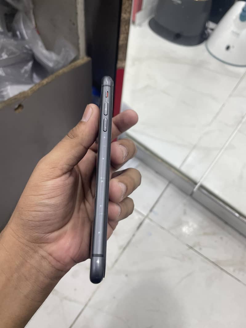 Apple iPhone 11 2