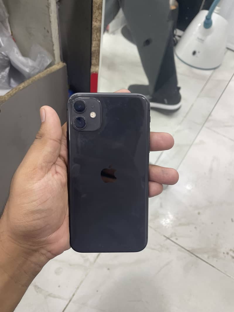 Apple iPhone 11 4