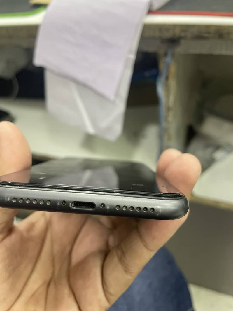 Apple iPhone 11 6