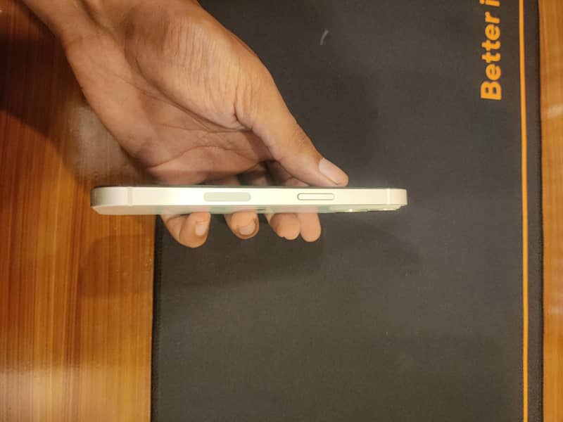 Apple iPhone 13 3