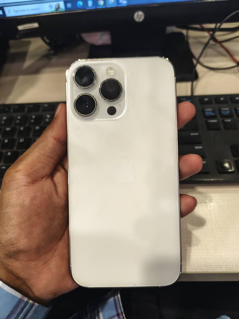 Apple iPhone 14 Pro Max 1