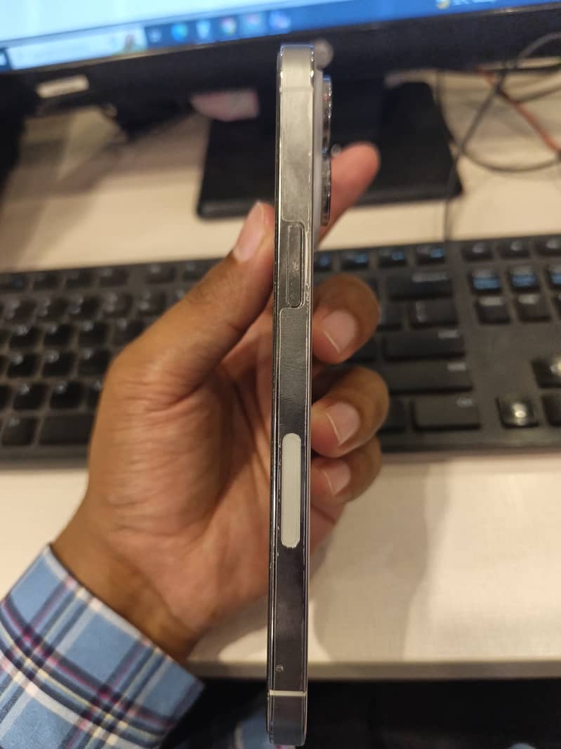 Apple iPhone 14 Pro Max 2