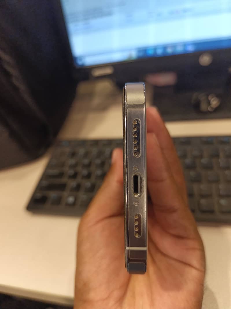 Apple iPhone 14 Pro Max 4