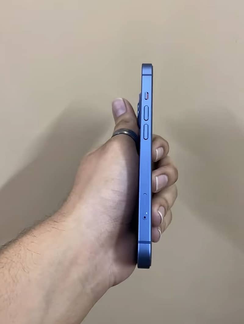 Apple iPhone 13 3