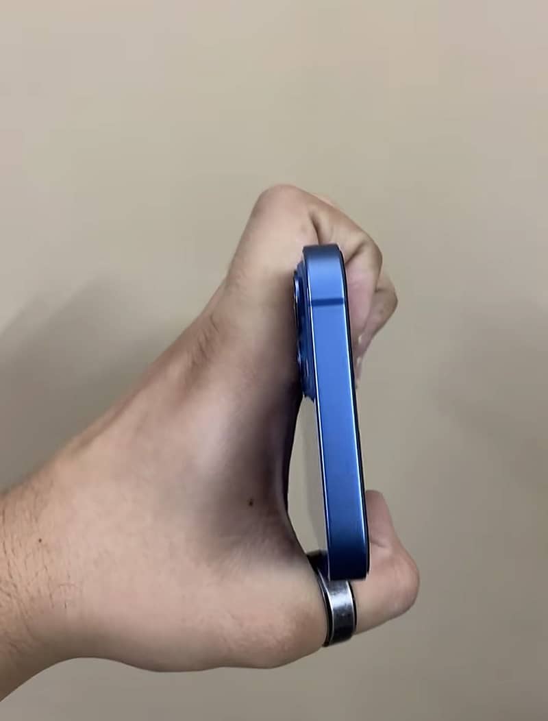 Apple iPhone 13 4