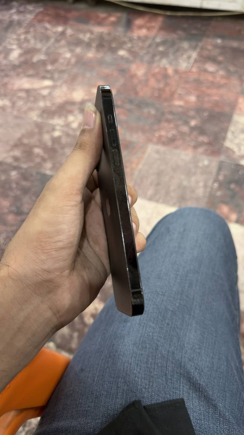 Apple iPhone 14 Pro Max 4