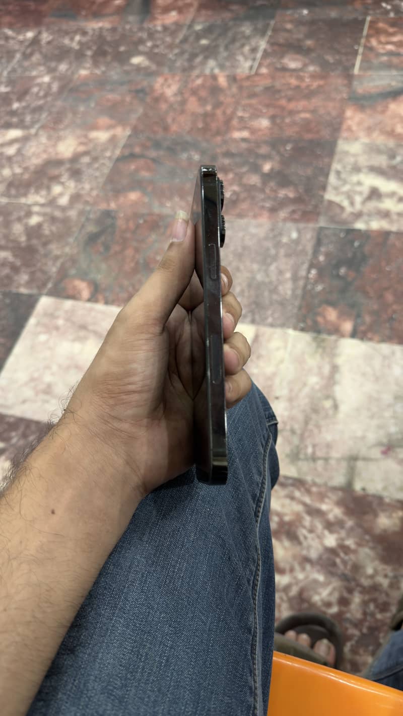Apple iPhone 14 Pro Max 6