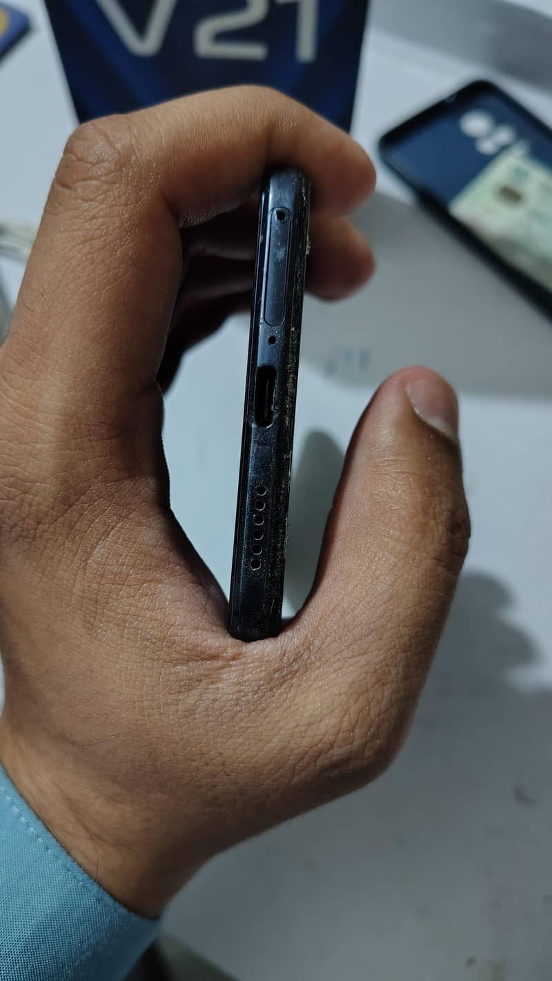Vivo V21 5