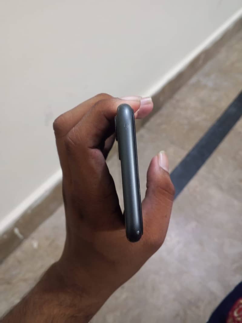 Apple iPhone 11 0