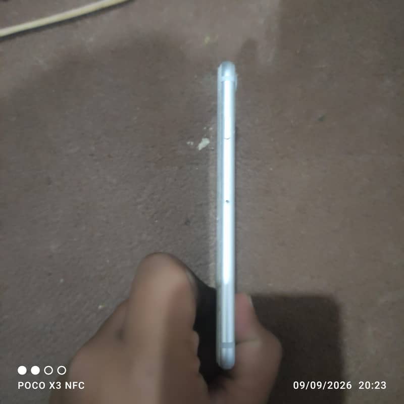 Apple iPhone 7 3