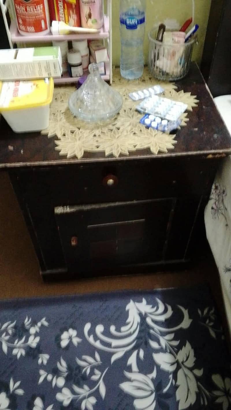 2 side tables 1