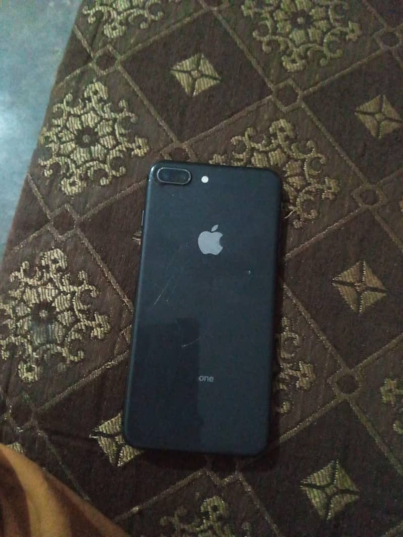 Apple iPhone 8 Plus 0