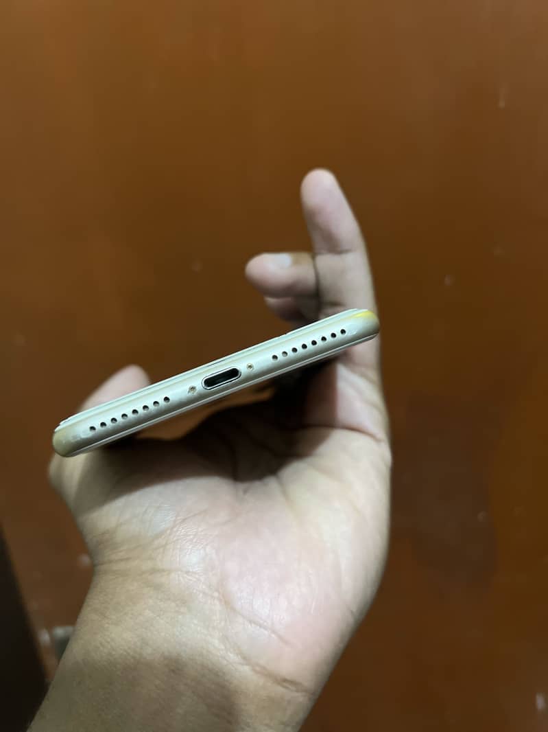 Apple iPhone 7 Plus 3