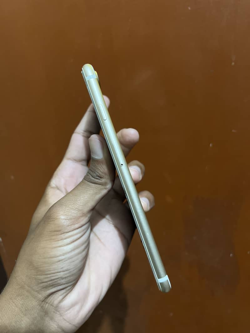 Apple iPhone 7 Plus 4