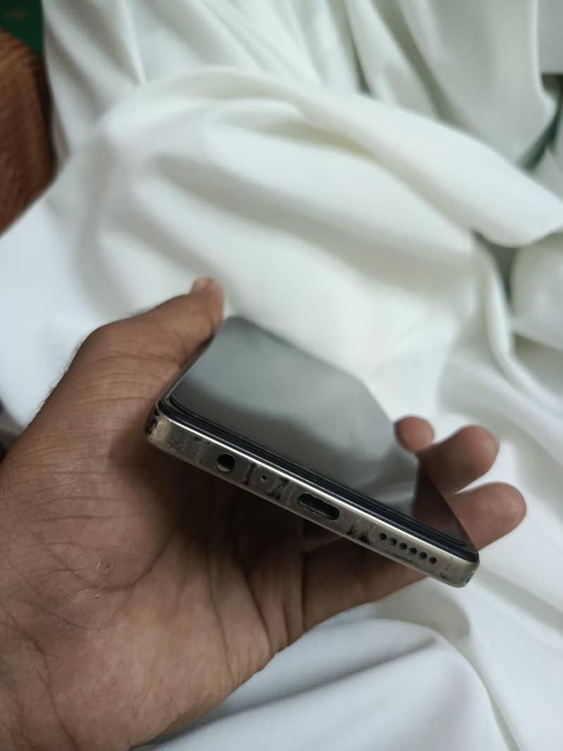 Tecno CAMON 30 1