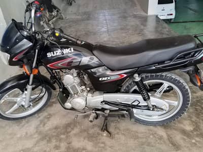 110 Suzuki Bike for Sale 1st Owner New like condition cplc clear