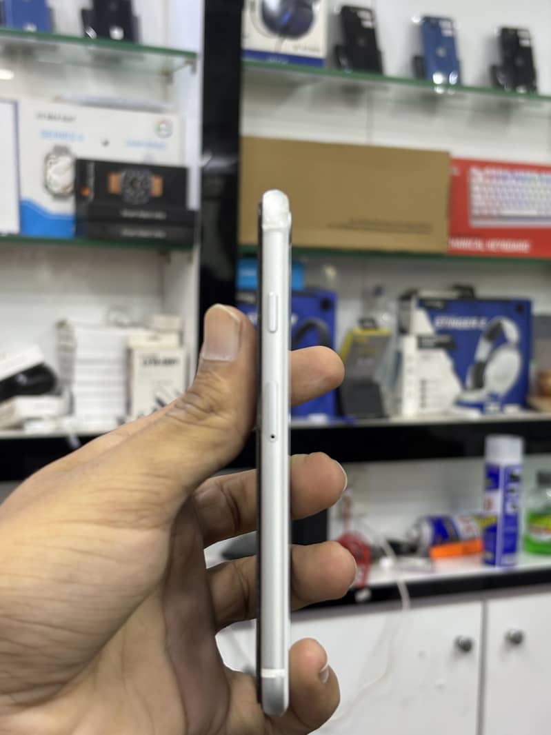 Apple iPhone SE 4