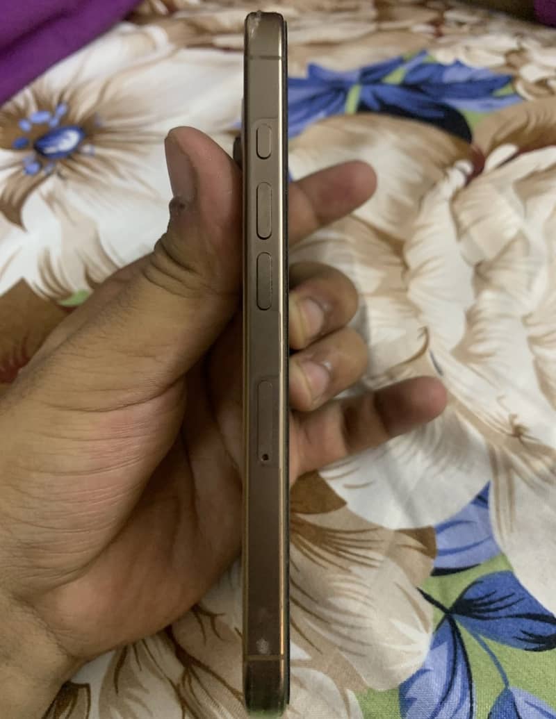 iphone 16 pro 3