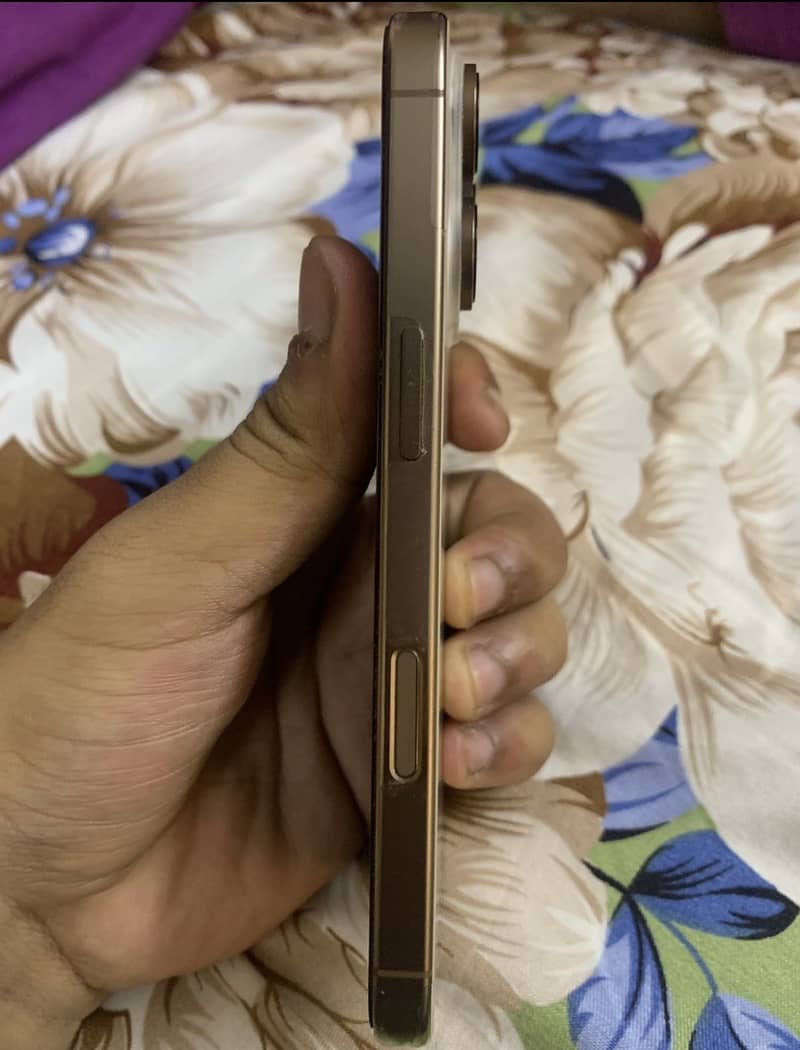 iphone 16 pro 5