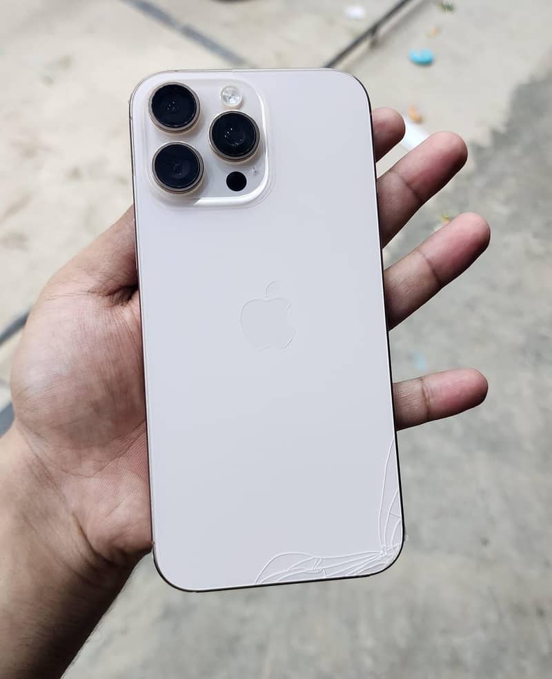 Apple iPhone 16 Pro Max 0