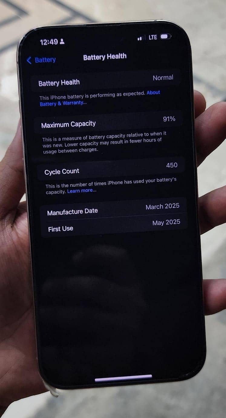 Apple iPhone 16 Pro Max 1