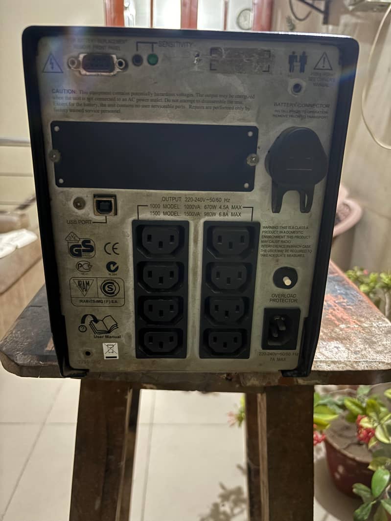 APC Smart UPS 3