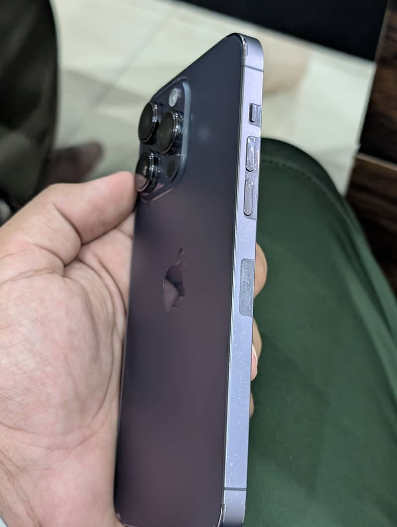 Apple iPhone 14 Pro Max 0
