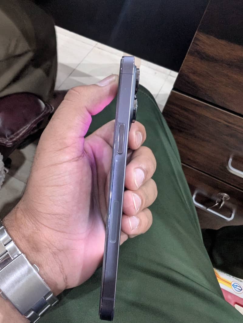 Apple iPhone 14 Pro Max 1