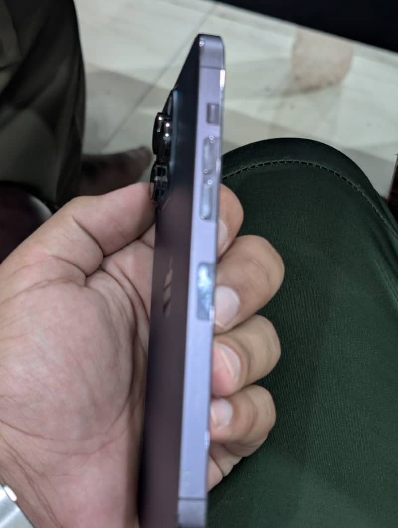 Apple iPhone 14 Pro Max 4