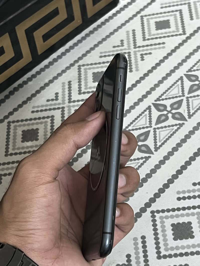Apple iPhone 11 5