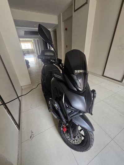 Revoo E-52