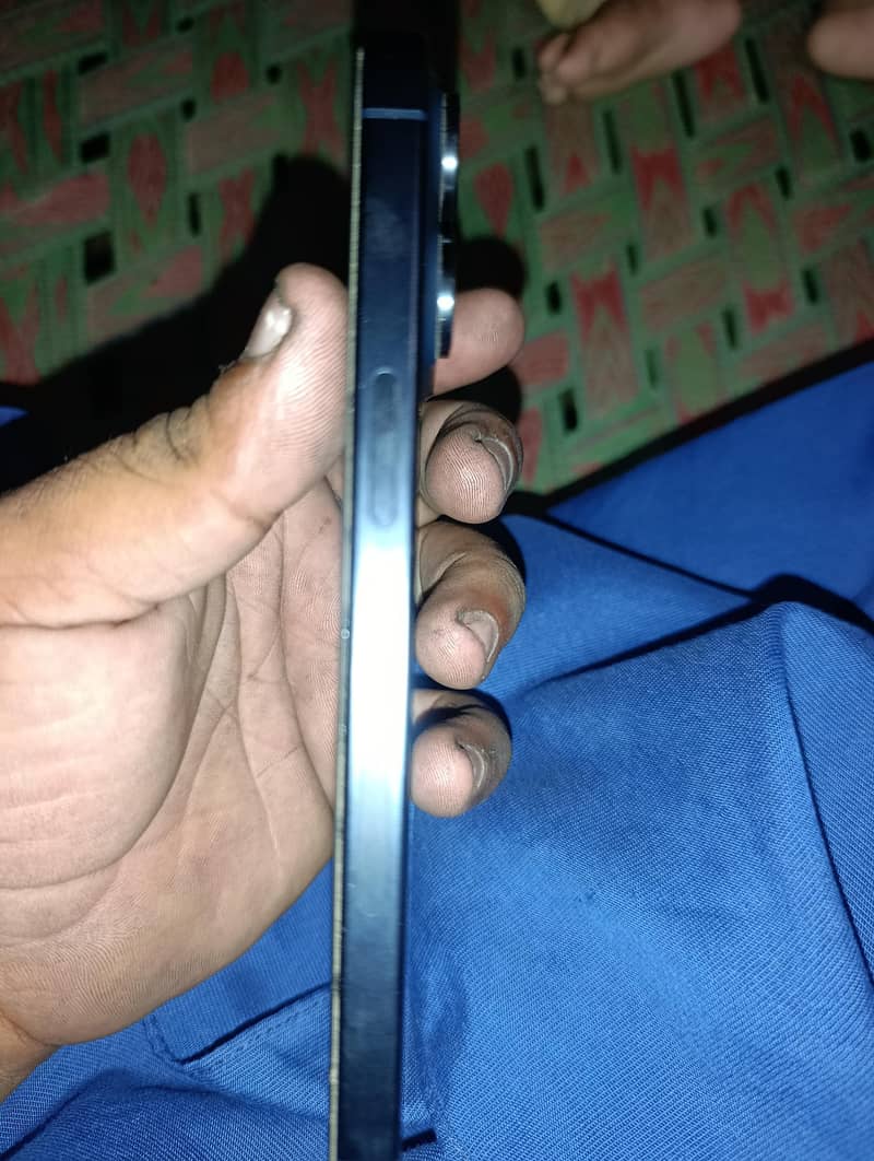 Apple iPhone 15 Pro Max 3