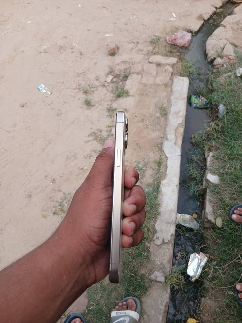 Apple iPhone 13 Pro Max 3