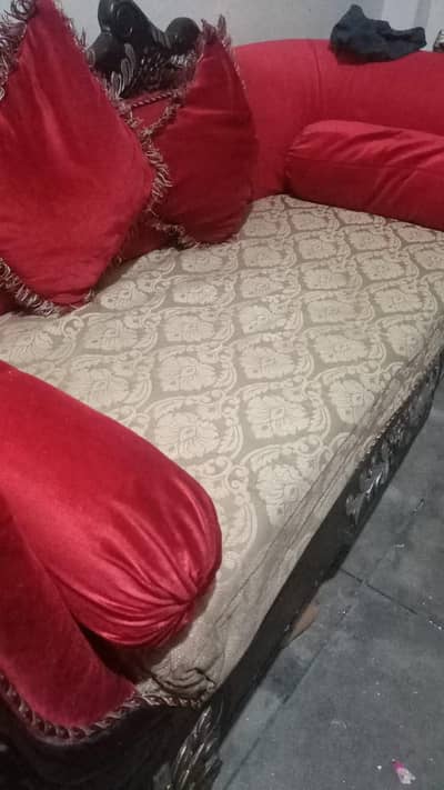 urgent sale Dewan set location Lahore