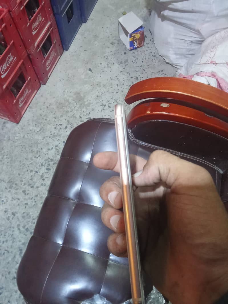 Apple iPhone 8 Plus 3