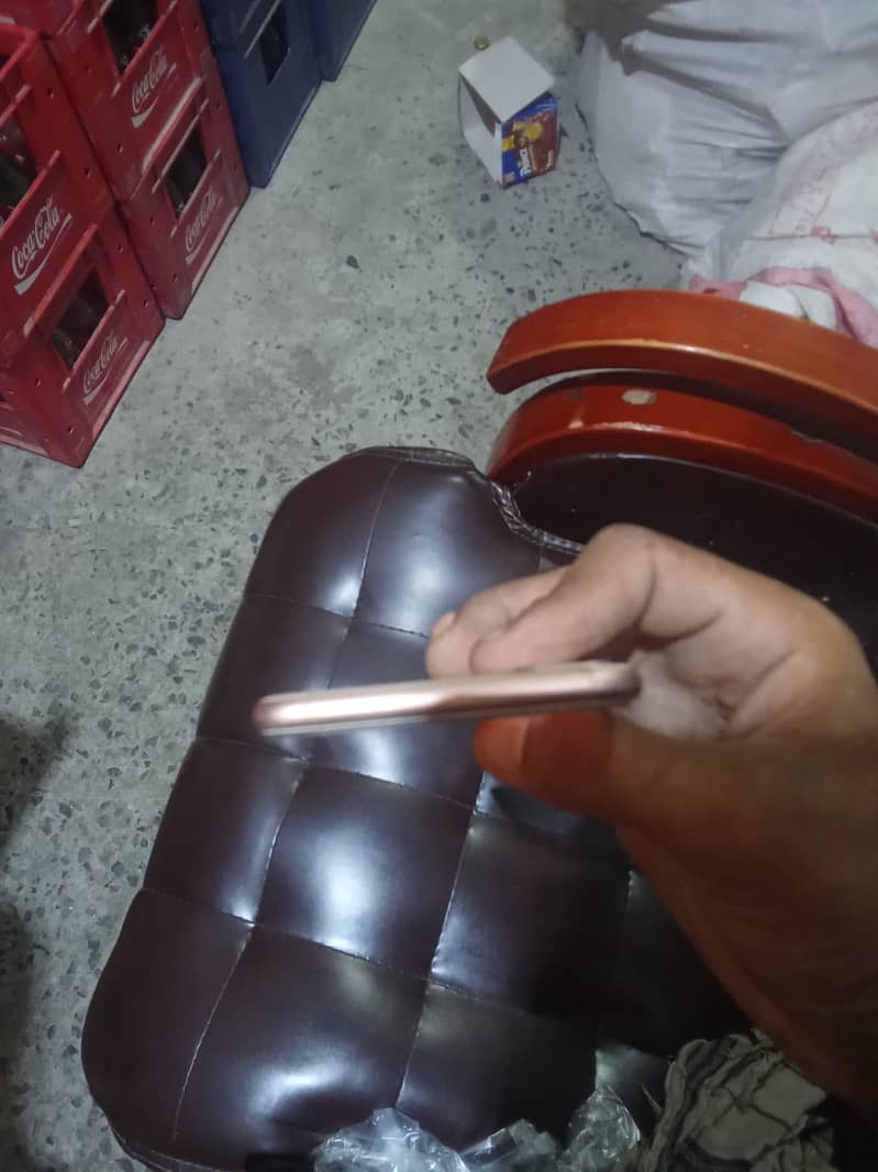 Apple iPhone 8 Plus 4