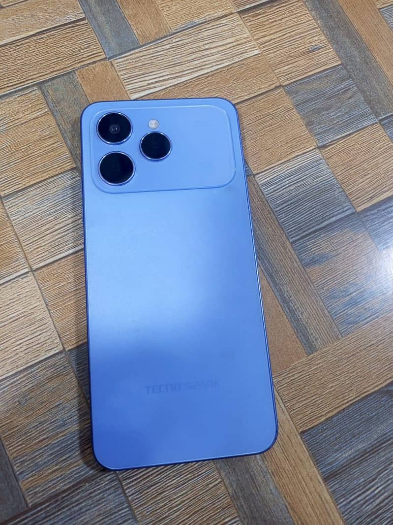 Tecno CAMON 40 2