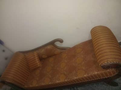 Dewan sofa