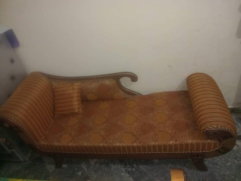 Dewan sofa 1