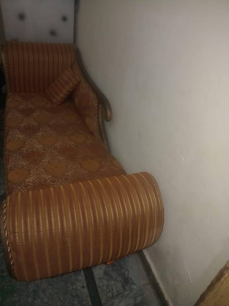 Dewan sofa 2