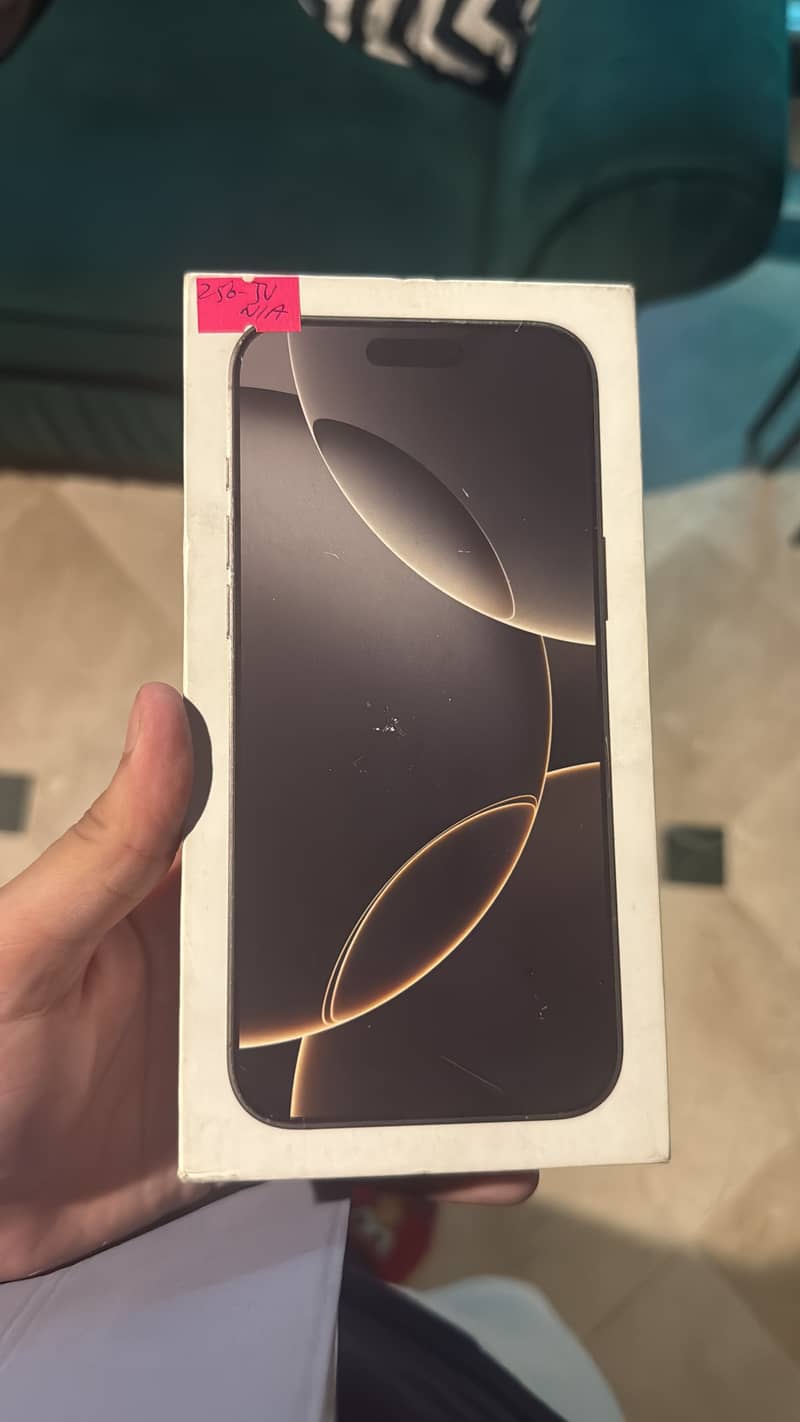 Apple iPhone 16 Pro Max 0
